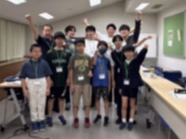 生徒と講師が次の学習計画へ進む様子